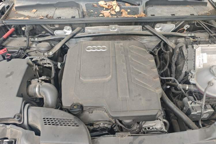 Used Audi Q5L 2023 40T Fashionable and Dynamic Edition Engine Bay