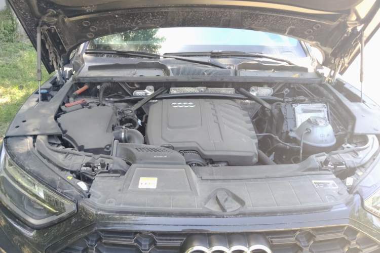 Used Audi Q5L 2023 40T Luxury Dynamic Model Engine Bay