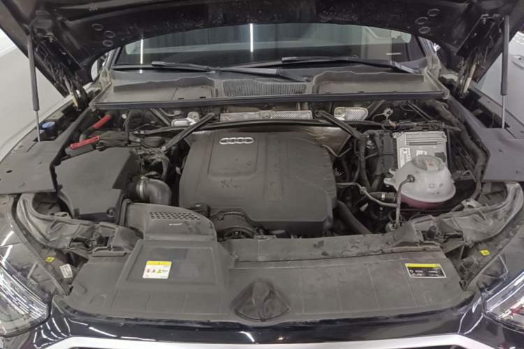 Used Audi Q5L 2023 40T Fashionable and Dynamic Edition Engine Bay