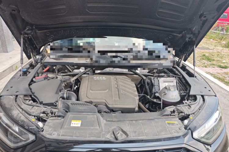 Used Audi Q5L 2023 40T Luxury Dynamic Model Engine Bay