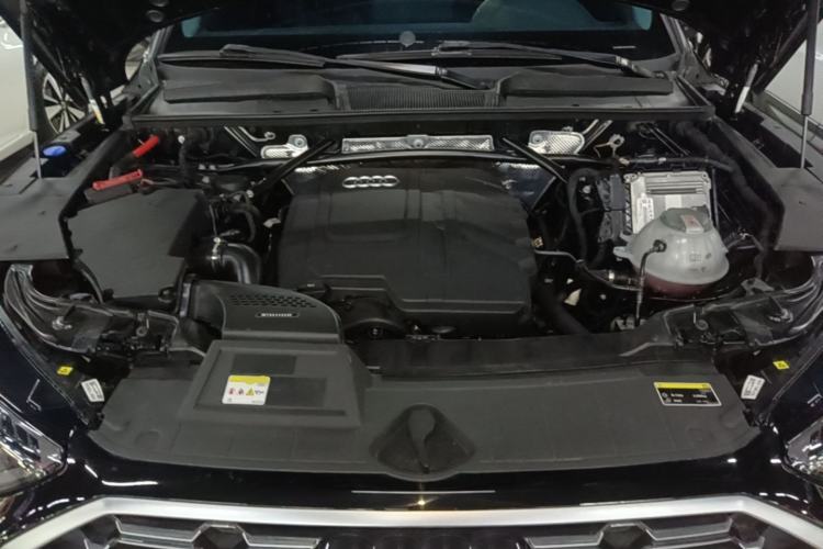 Used Audi Q5L 2023 40T Fashionable and Dynamic Edition Engine Bay