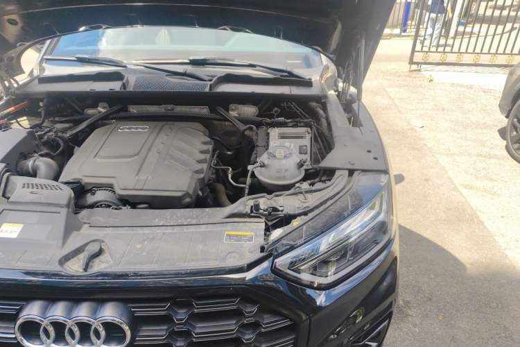 Used Audi Q5L 2023 40T Luxury Dynamic Model Engine Bay Left