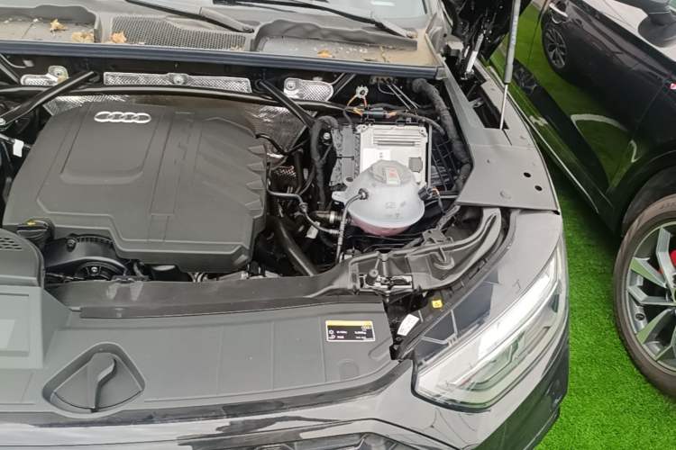 Used Audi Q5L 2023 40T Luxury Dynamic Model Engine Bay Left
