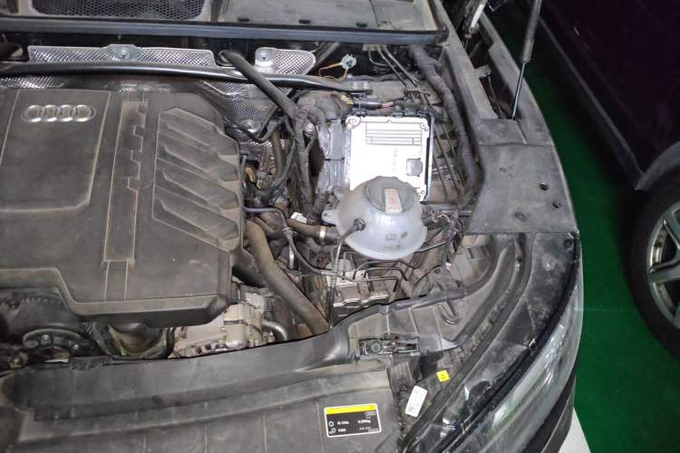 Used Audi Q5L 2023 40T Fashionable and Dynamic Edition Engine Bay Left