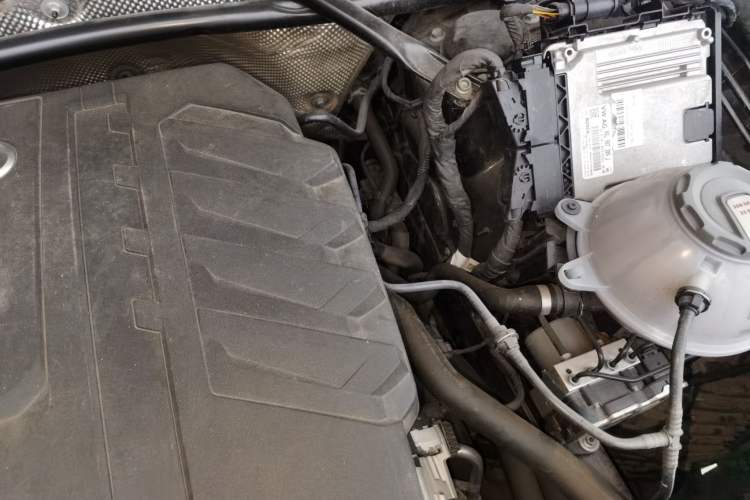 Used Audi Q5L 2023 40T Fashionable and Elegant Version Engine Bay Left