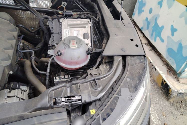 Used Audi Q5L 2023 40T Luxury Dynamic Model Engine Bay Left