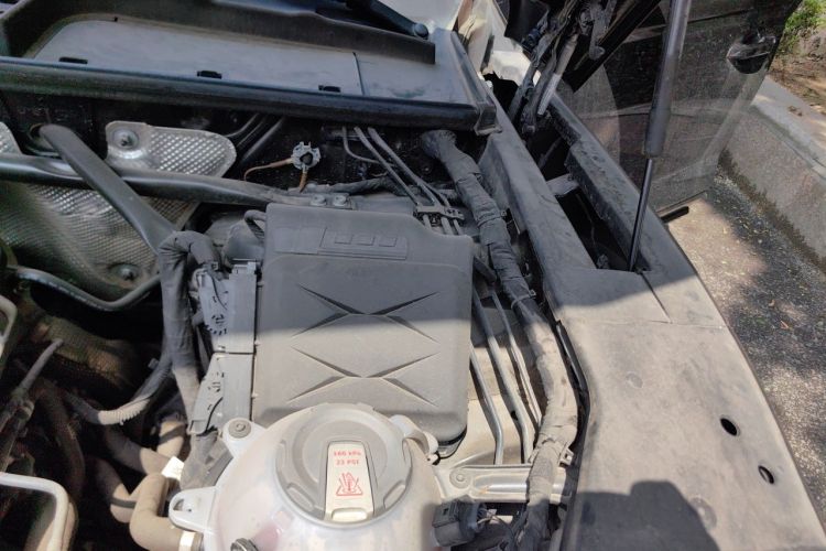 Used Audi Q5L 2023 40T Luxury Dynamic Model Engine Bay Left