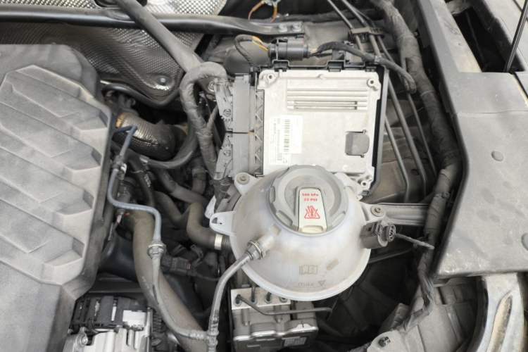 Used Audi Q5L 2023 40T Fashionable and Dynamic Edition Engine Bay Left