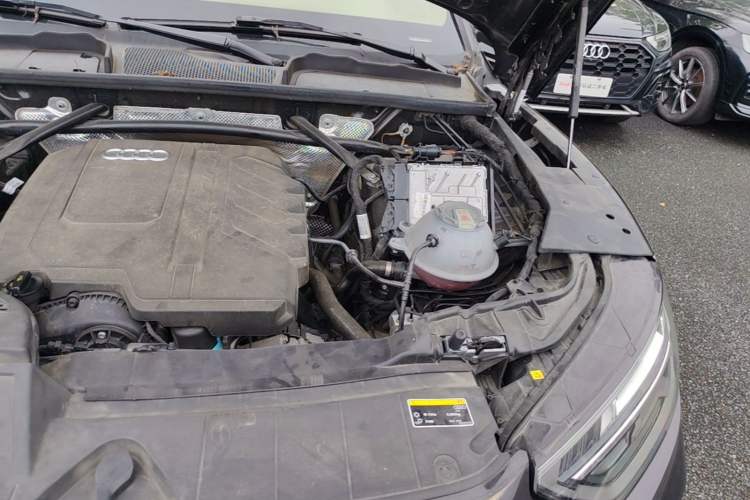 Used Audi Q5L 2023 40T Snow Sports Edition Engine Bay Left