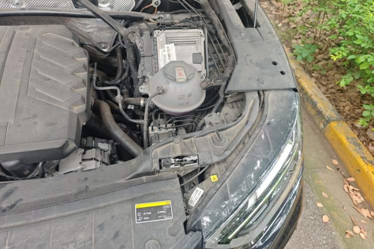 Used Audi Q5L 2023 40T Fashionable and Dynamic Edition Engine Bay Left