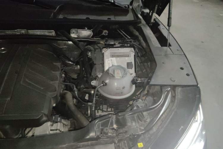 Used Audi Q5L 2023 40T Luxury Dynamic Model Engine Bay Left