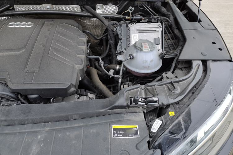 Used Audi Q5L 2023 40T Luxury Elegant Model Engine Bay Left