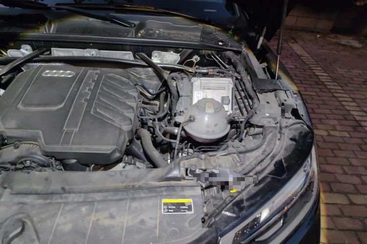 Used Audi Q5L 2023 40T Luxury Dynamic Model Engine Bay Left