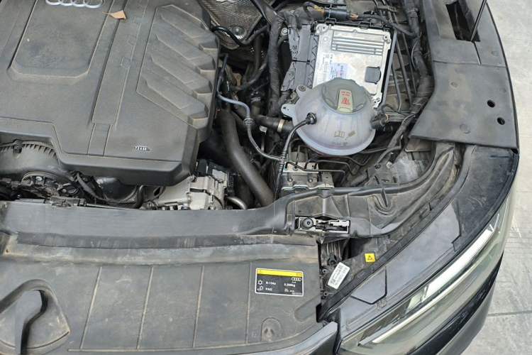 Used Audi Q5L 2023 40T Luxury Dynamic Model Engine Bay Left