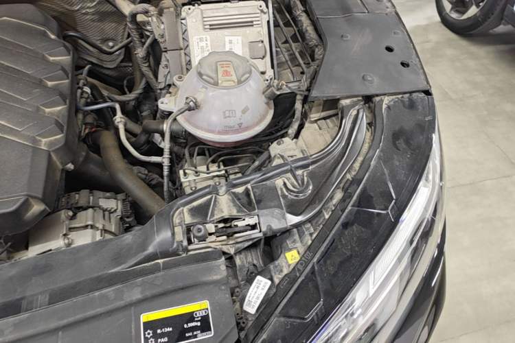 Used Audi Q5L 2023 40T Luxury Dynamic Model Engine Bay Left