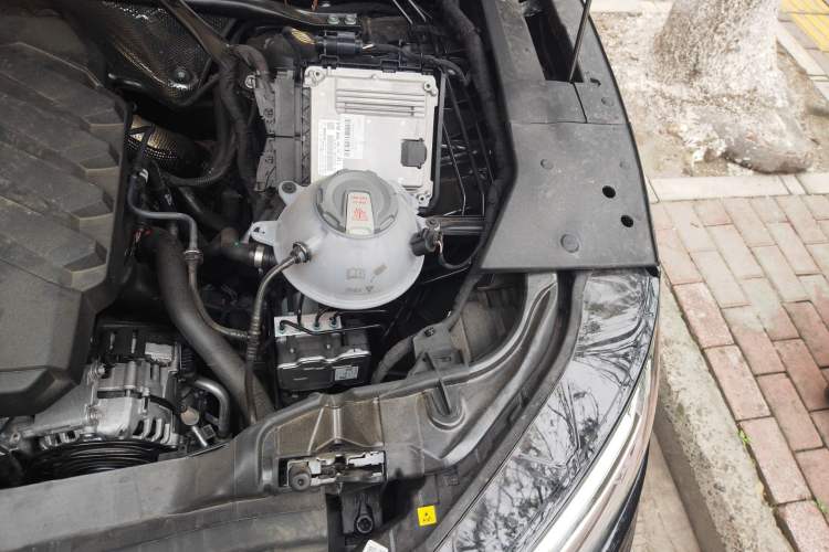 Used Audi Q5L 2023 40T Fashionable and Dynamic Edition Engine Bay Left