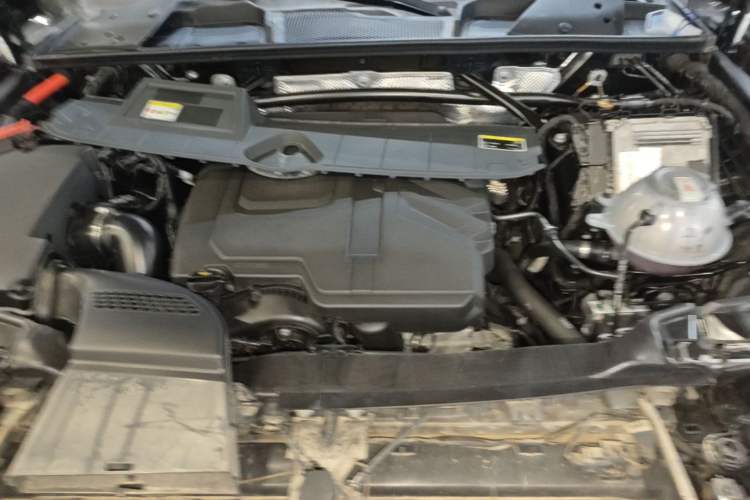 Used Audi Q5L 2023 40T Fashionable and Dynamic Edition Engine Bay