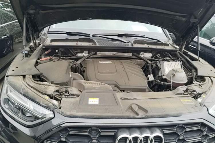 Used Audi Q5L 2023 45T Luxury Dynamic Model Engine Bay