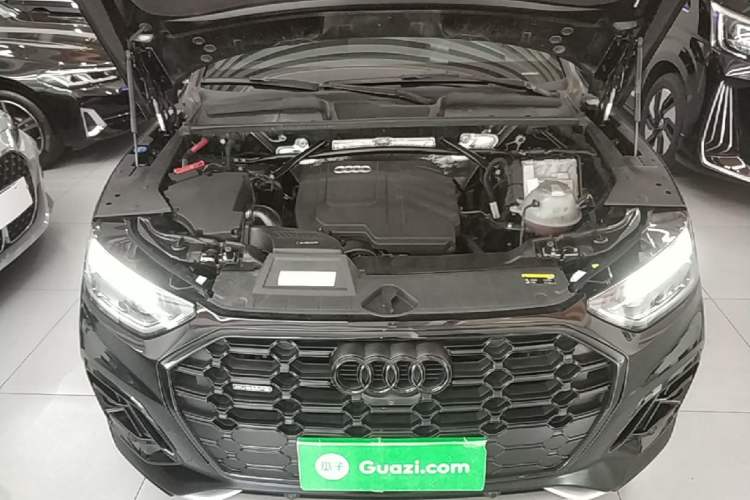 Used Audi Q5L 2023 45T Luxury Dynamic Model Engine Bay