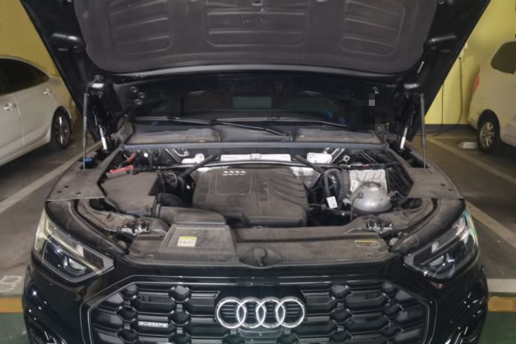 Used Audi Q5L 2023 45T Luxury Dynamic Model Engine Bay