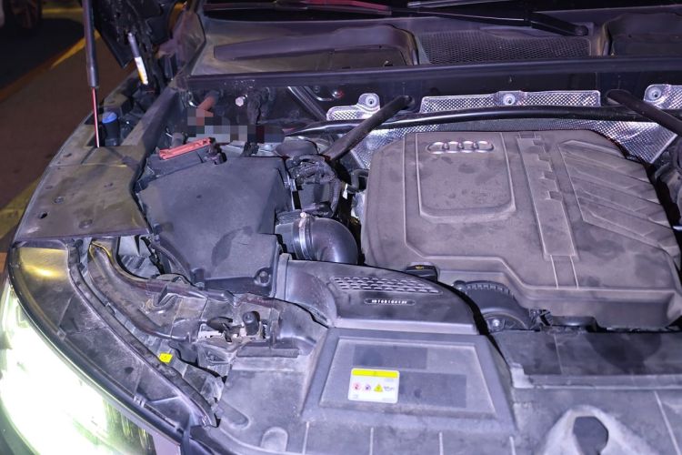 Used Audi Q5L 2023 40T Fashionable and Elegant Version Engine Bay Right
