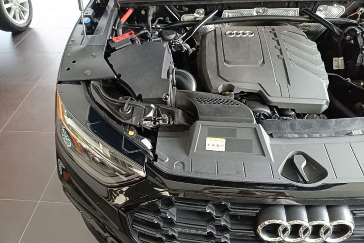 Used Audi Q5L 2023 45T Luxury Dynamic Model Engine Bay Right