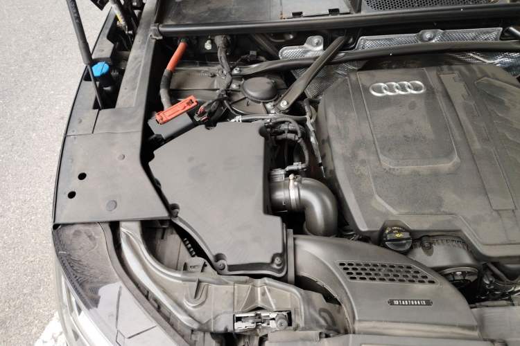 Used Audi Q5L 2023 40T Fashionable and Dynamic Edition Engine Bay Right