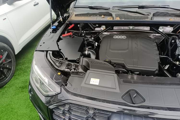 Used Audi Q5L 2023 40T Luxury Dynamic Model Engine Bay Right