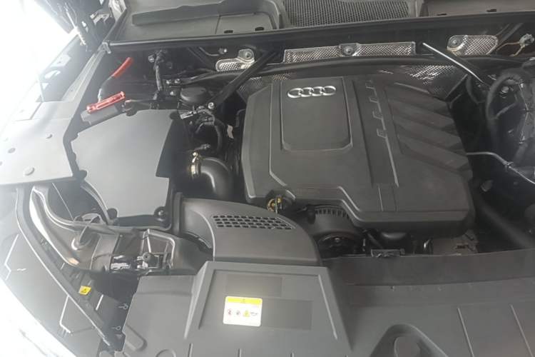 Used Audi Q5L 2023 40T Luxury Dynamic Model Engine Bay Right