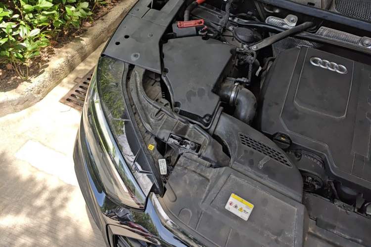 Used Audi Q5L 2023 40T Luxury Dynamic Model Engine Bay Right