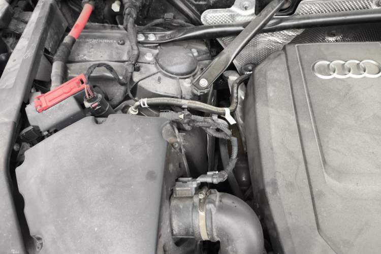 Used Audi Q5L 2023 40T Fashionable and Dynamic Edition Engine Bay Right