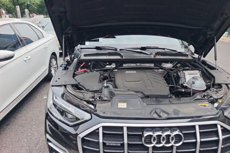 Used Audi Q5L 2023 40T Fashionable and Elegant Version Engine Bay Right