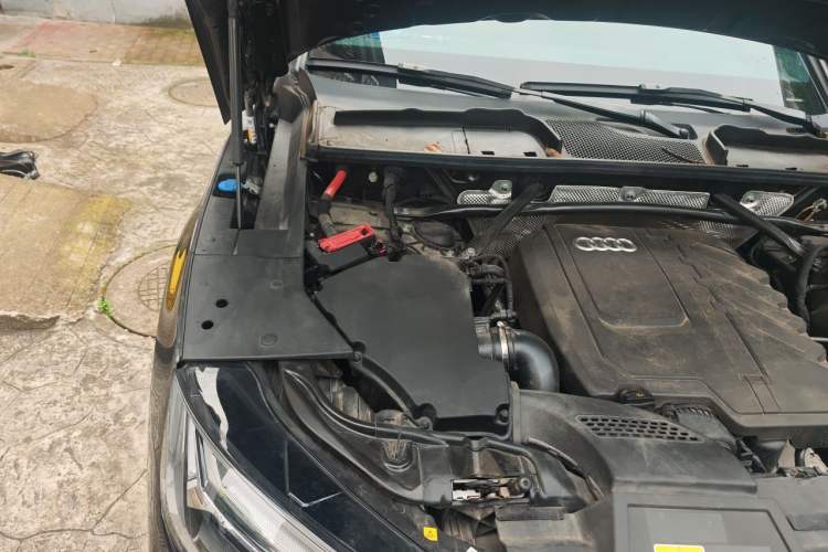 Used Audi Q5L 2023 40T Luxury Dynamic Model Engine Bay Right