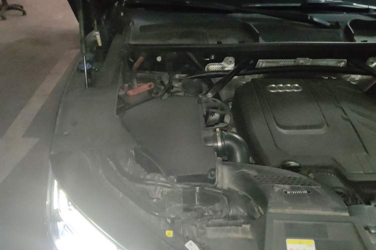 Used Audi Q5L 2023 40T Luxury Dynamic Model Engine Bay Right