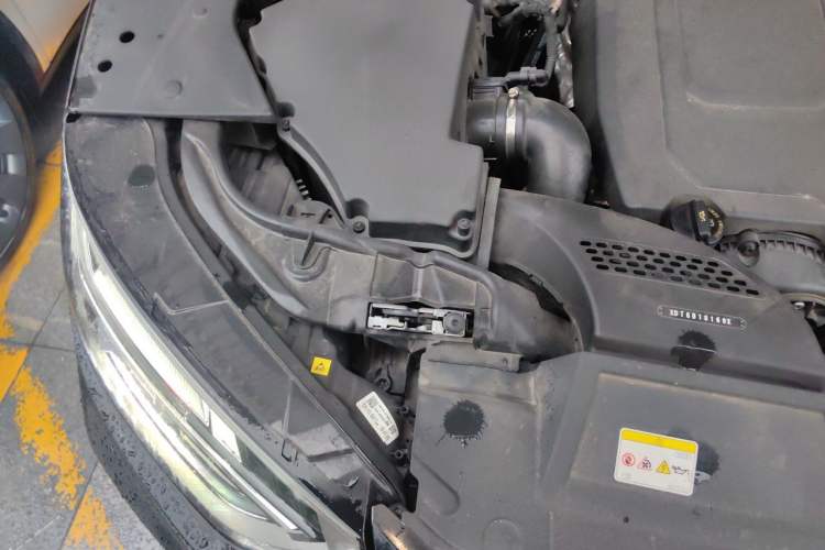Used Audi Q5L 2023 40T Luxury Dynamic Model Engine Bay Right