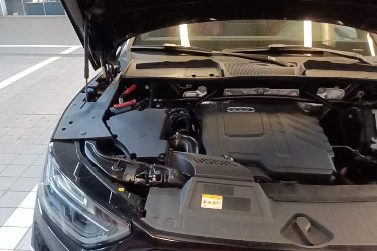 Used Audi Q5L 2023 40T Luxury Dynamic Model Engine Bay Right