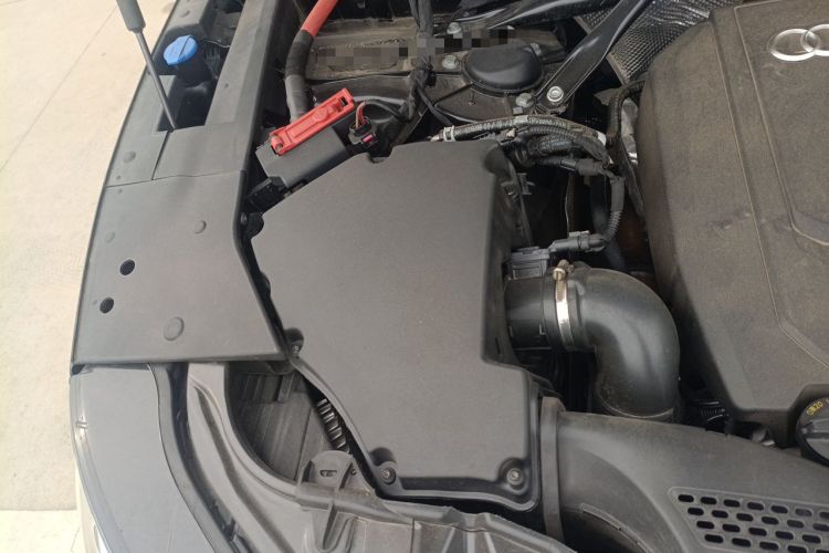 Used Audi Q5L 2023 40T Luxury Dynamic Model Engine Bay Right