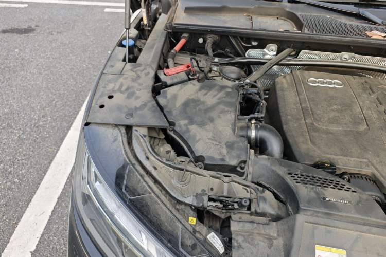 Used Audi Q5L 2023 40T Luxury Elegant Model Engine Bay Right