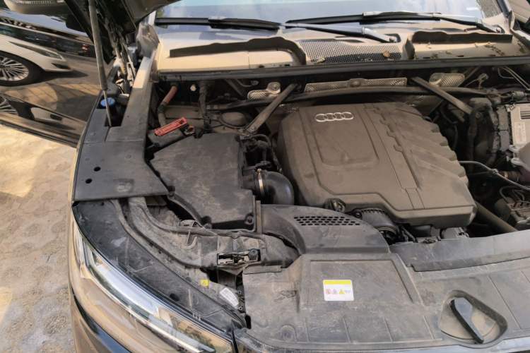 Used Audi Q5L 2023 40T Luxury Dynamic Model Engine Bay Right