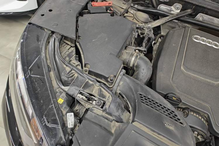 Used Audi Q5L 2023 40T Luxury Dynamic Model Engine Bay Right
