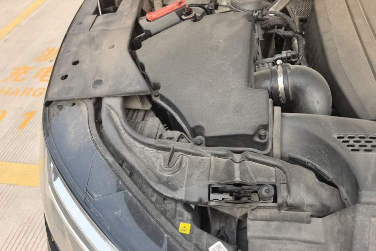 Used Audi Q5L 2023 40T Luxury Dynamic Model Engine Bay Right