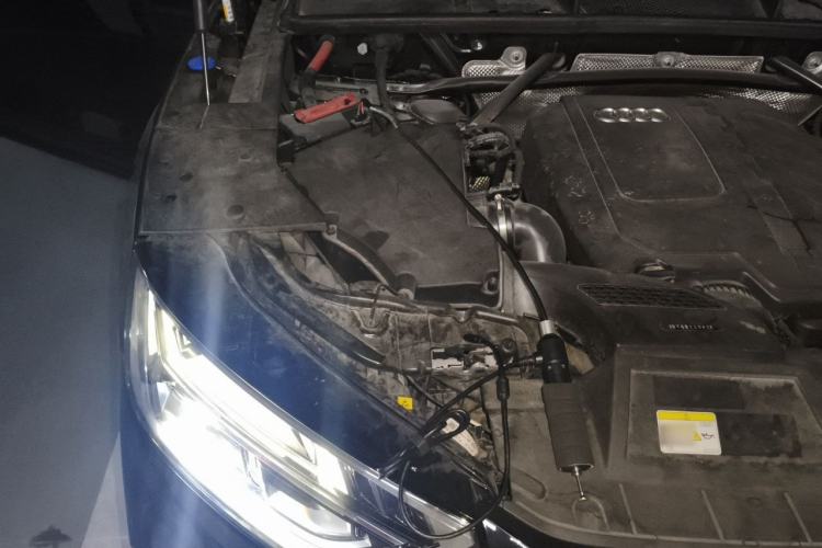 Used Audi Q5L 2023 40T Luxury Dynamic Model Engine Bay Right