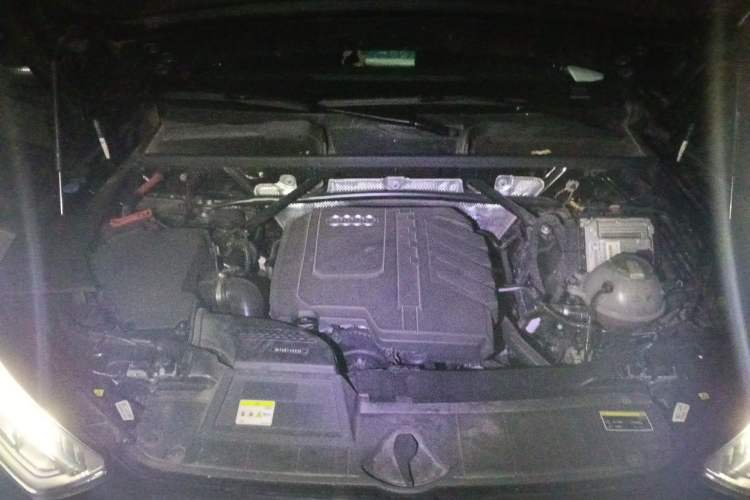 Used Audi Q5L 2023 40T Fashionable and Dynamic Edition Engine Bay