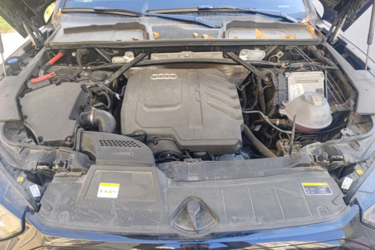 Used Audi Q5L 2023 40T Luxury Dynamic Model Engine Bay