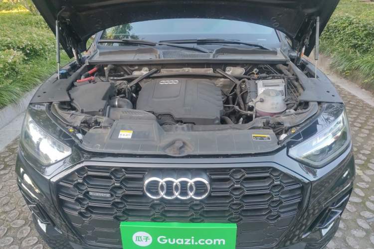 Used Audi Q5L 2023 40T Luxury Dynamic Model Engine Bay
