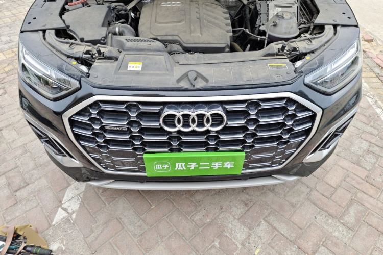 Used Audi Q5L 2023 40T Fashionable and Dynamic Edition Engine Bay