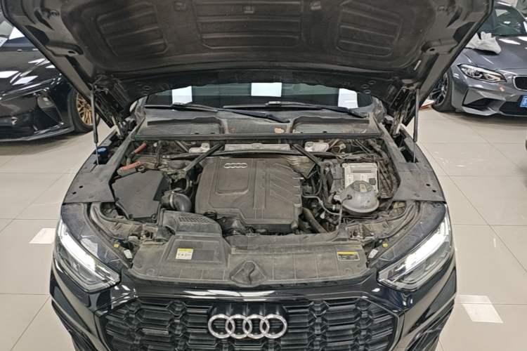 Used Audi Q5L 2023 40T Luxury Dynamic Model Engine Bay