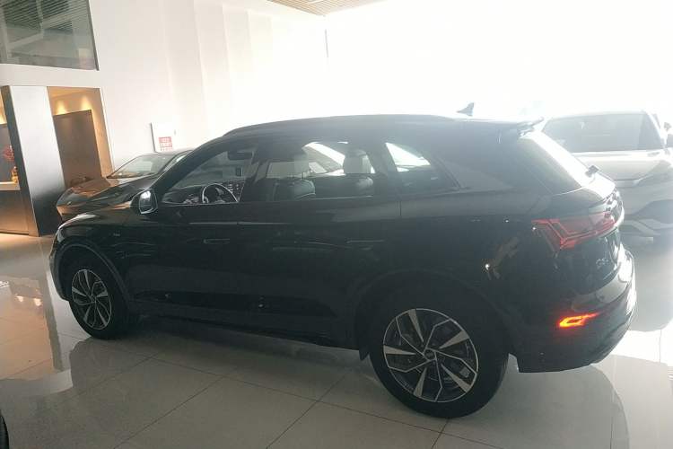 Used Audi Q5L 2023 40T Luxury Dynamic Model Exterior 3