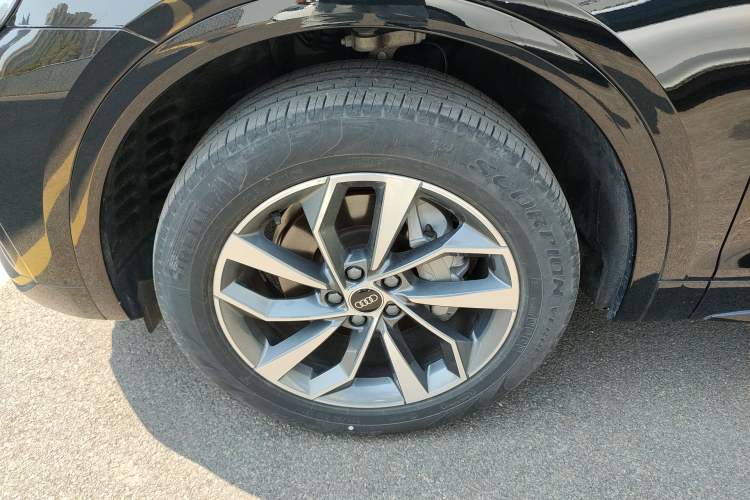 Used Audi Q5L 2023 40T Luxury Dynamic Model Exterior 4