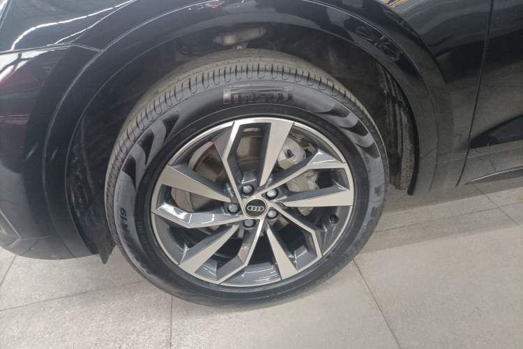 Used Audi Q5L 2023 40T Luxury Dynamic Model Exterior 4